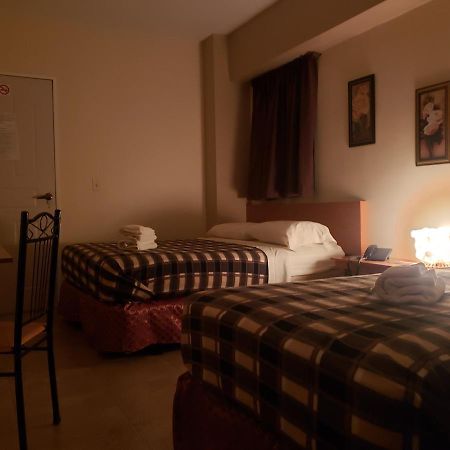 Hotel La Pequena Valencia Buitenkant foto