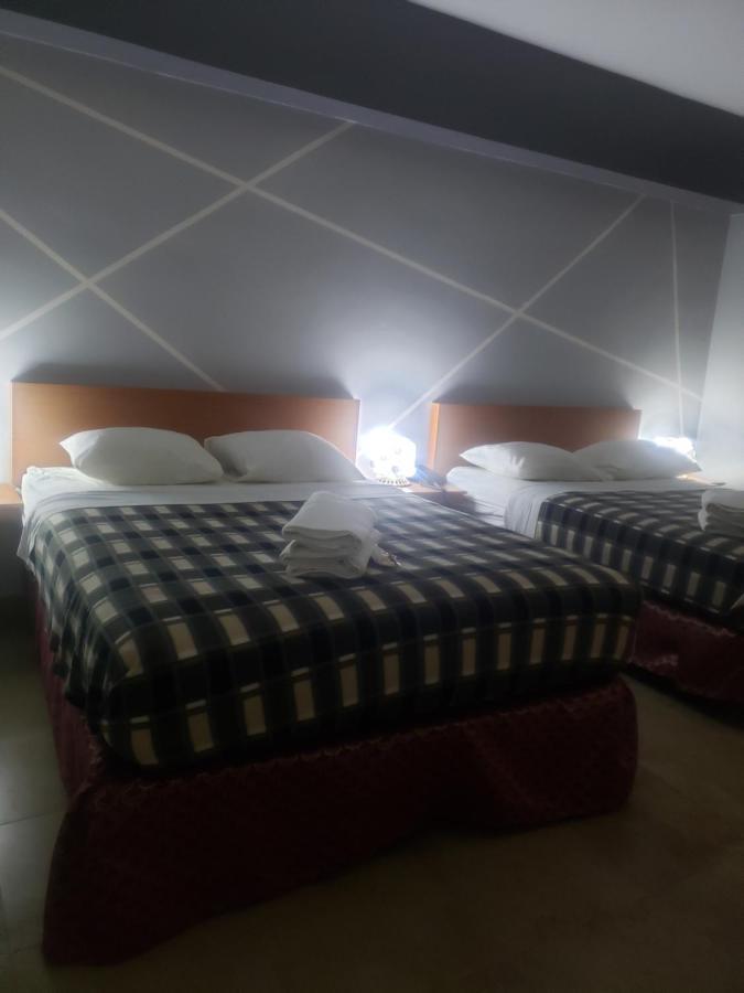 Hotel La Pequena Valencia Buitenkant foto