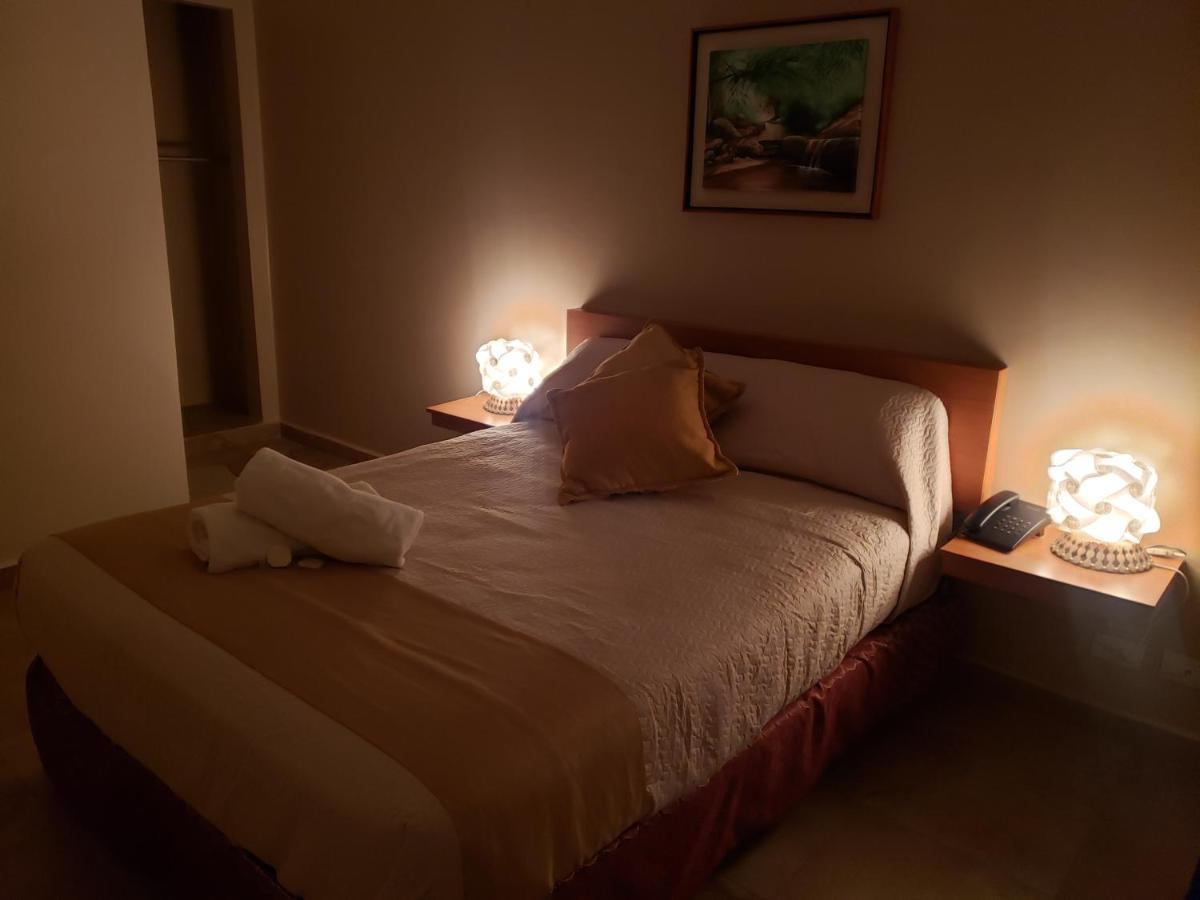 Hotel La Pequena Valencia Buitenkant foto