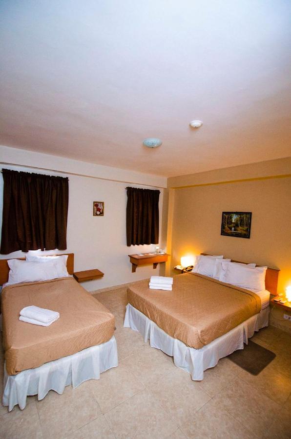 Hotel La Pequena Valencia Buitenkant foto