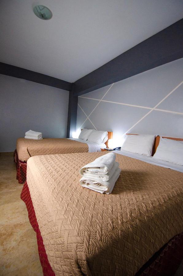 Hotel La Pequena Valencia Buitenkant foto
